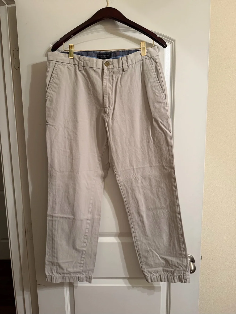 Banana Republic Men's Light Khaki Cotton Chinos - Beige